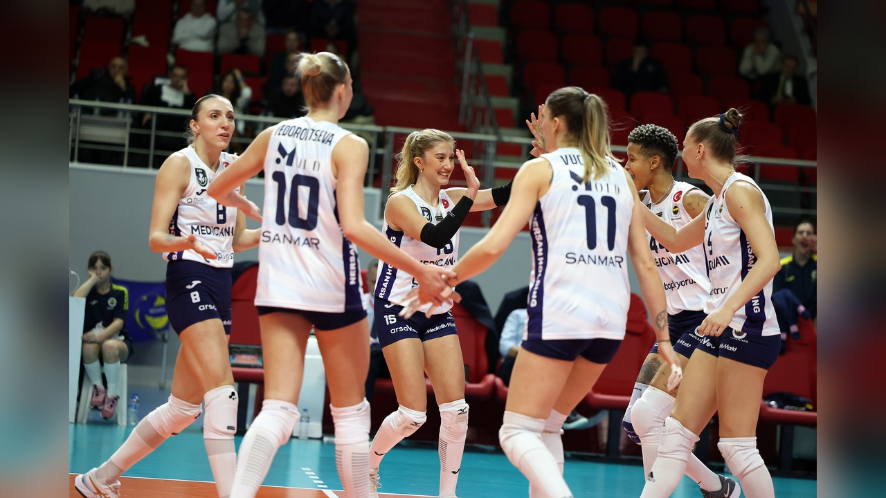 Fenerbahçe Medicana, Bahçelievler Belediyesi'ni 3-0 Geçti