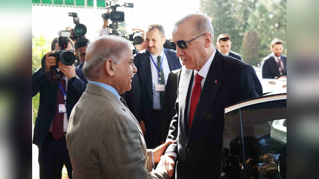 Cumhurbaşkanı Erdoğan, Pakistan'da Resmi Törenle Ağırlanıyor