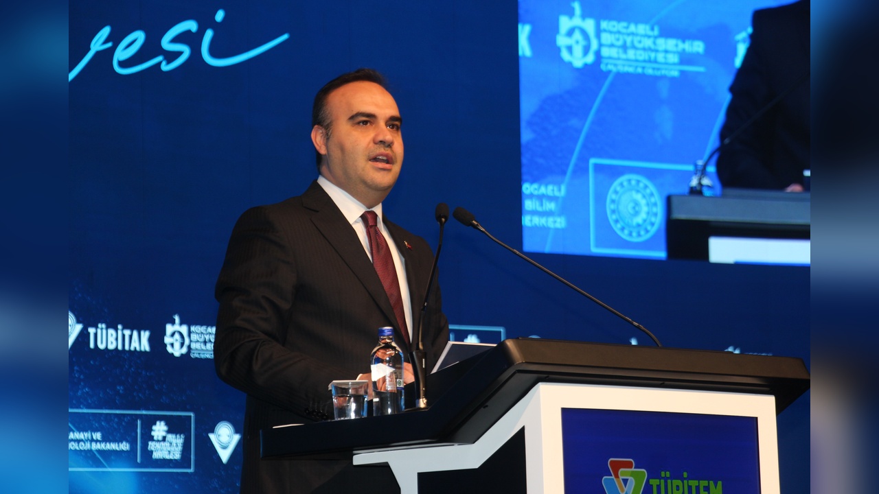 Bakan Kacır'dan Türkiye'ye Yönelik Karamsarlıklara Tepki