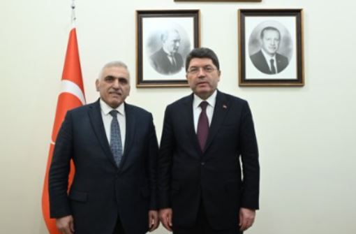 Kardeşi çocuk istismarından cezaevinde olan AKP’li vekilin dikkat çeken Adalet Bakanı ziyareti