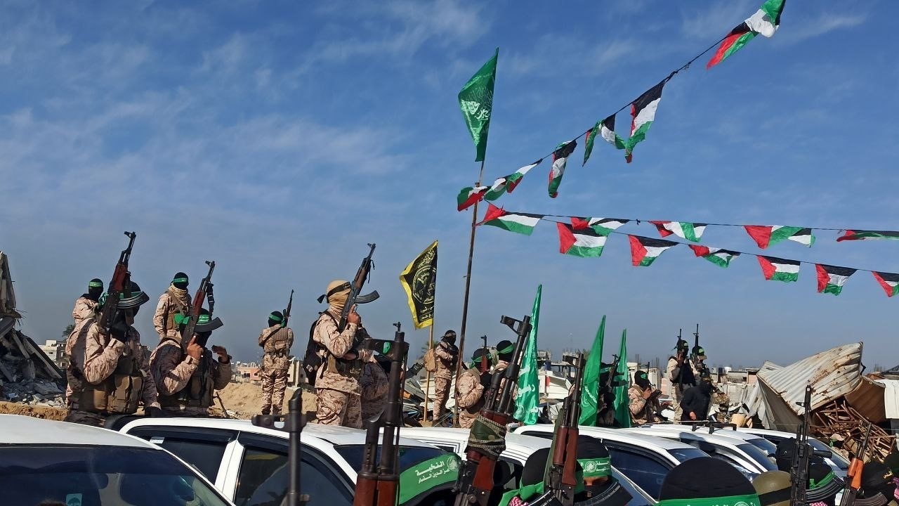 Hamas'tan Kızılhaç'a Teslimat: Üç İsrailli Esir Serbest Bırakıldı