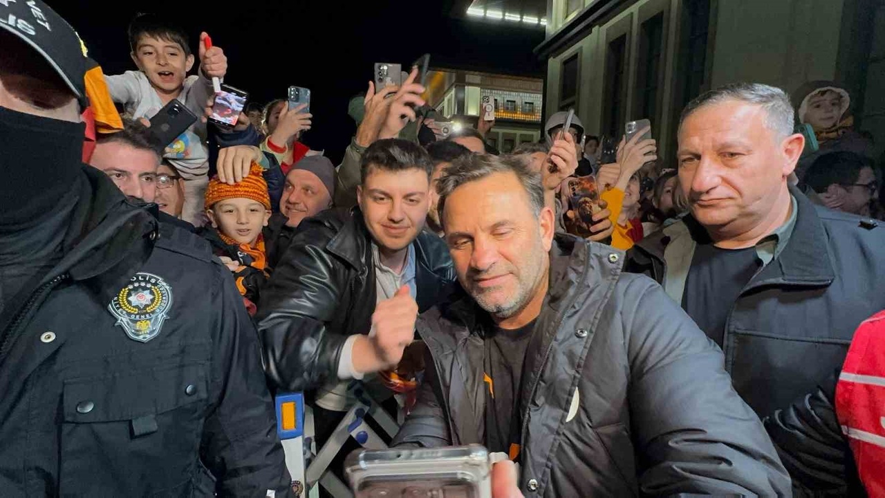 Galatasaray, Rize'de Taraftarlarıyla Buluştu