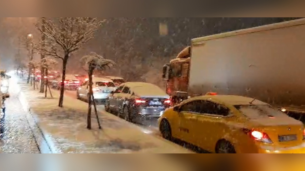 Ankara'da Kar Yağışı Başladı