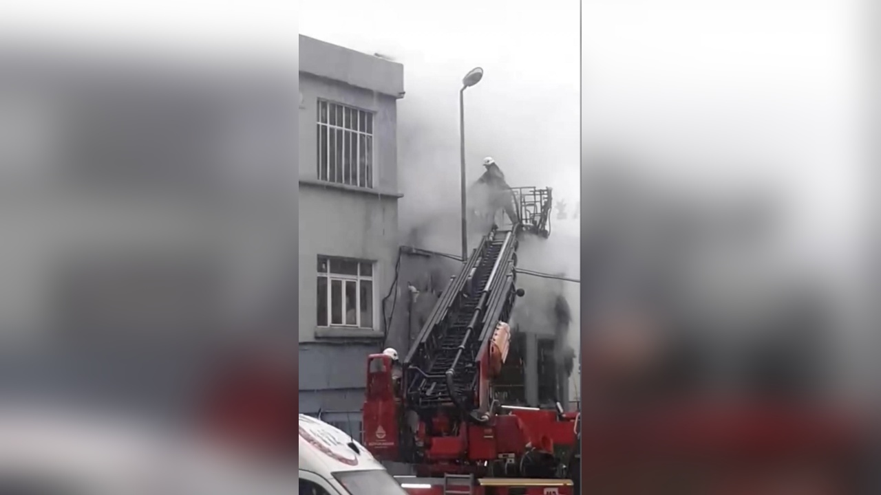 Beyoğlu'ndaki Yangında Yabancı Uyruklu Bir Kişi Hayatını Kaybetti