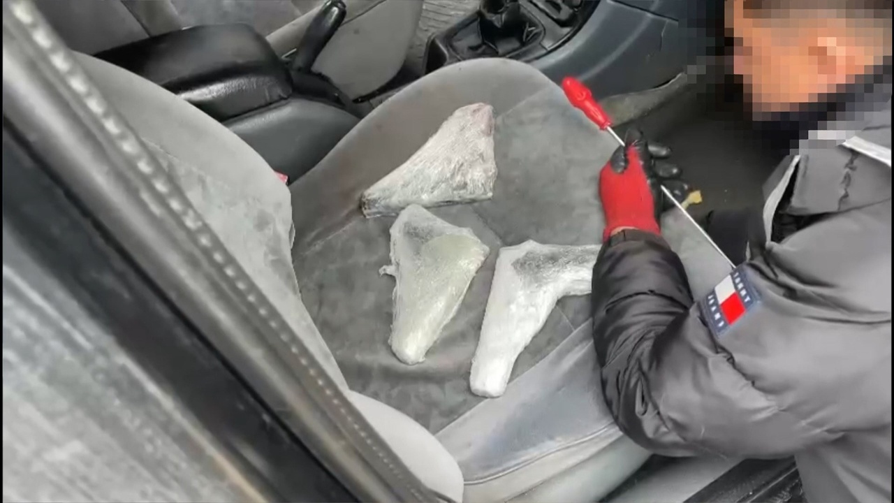 Ruhsatsız Tabancalar Otomobilde Bulundu