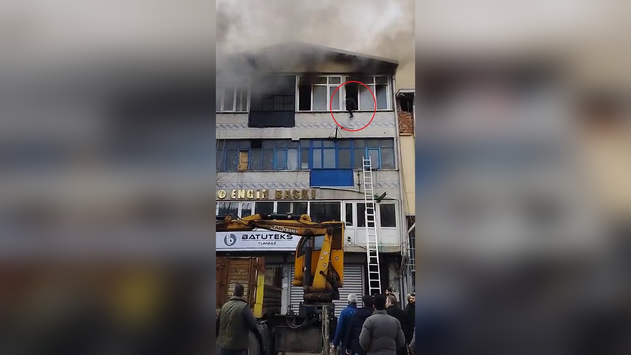 Vinçle Kurtarılan Yangın Mağduru Hayatını Kayıt Altına Aldı