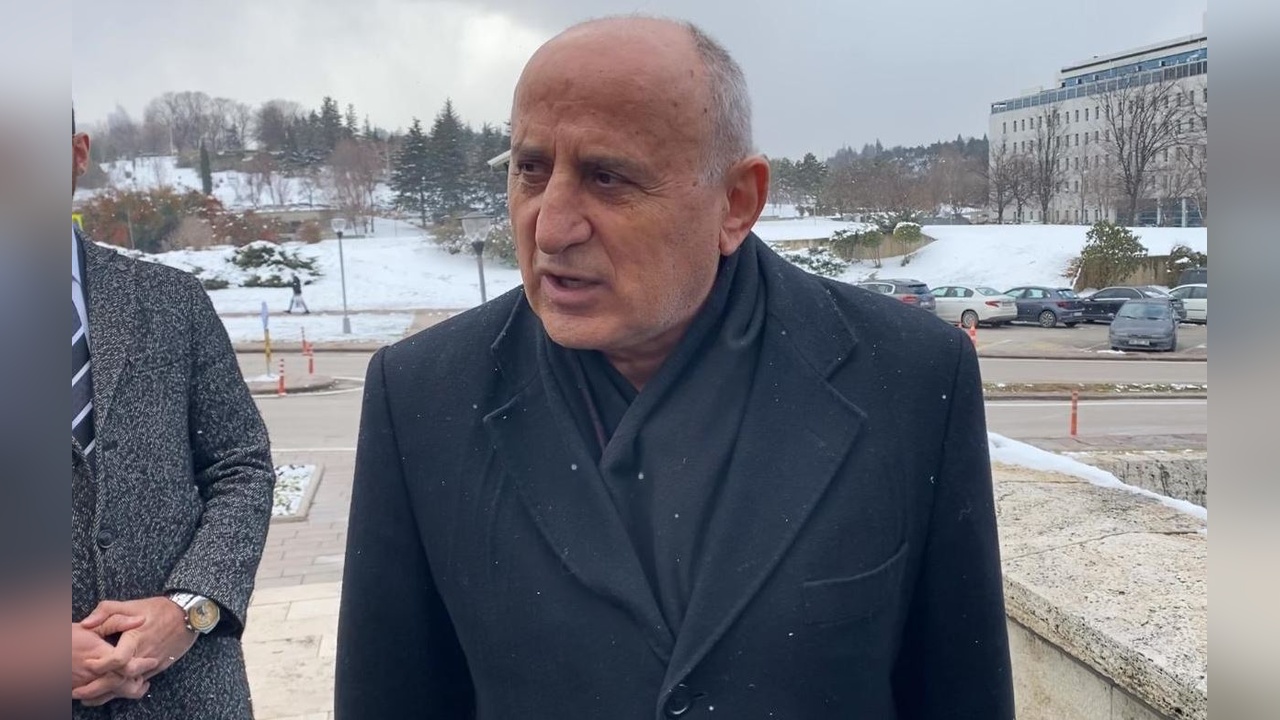 CHP'li Çiçek, Ön Seçim İçin İmza Toplama Faaliyetlerine Başladı