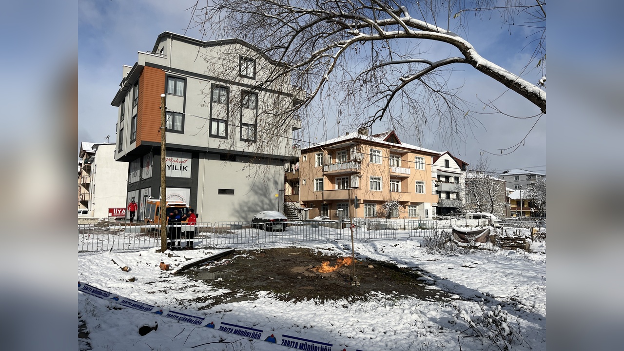Arazide 5 Gündür Sürdürülen Yangın, Gaz Türü Araştırılıyor