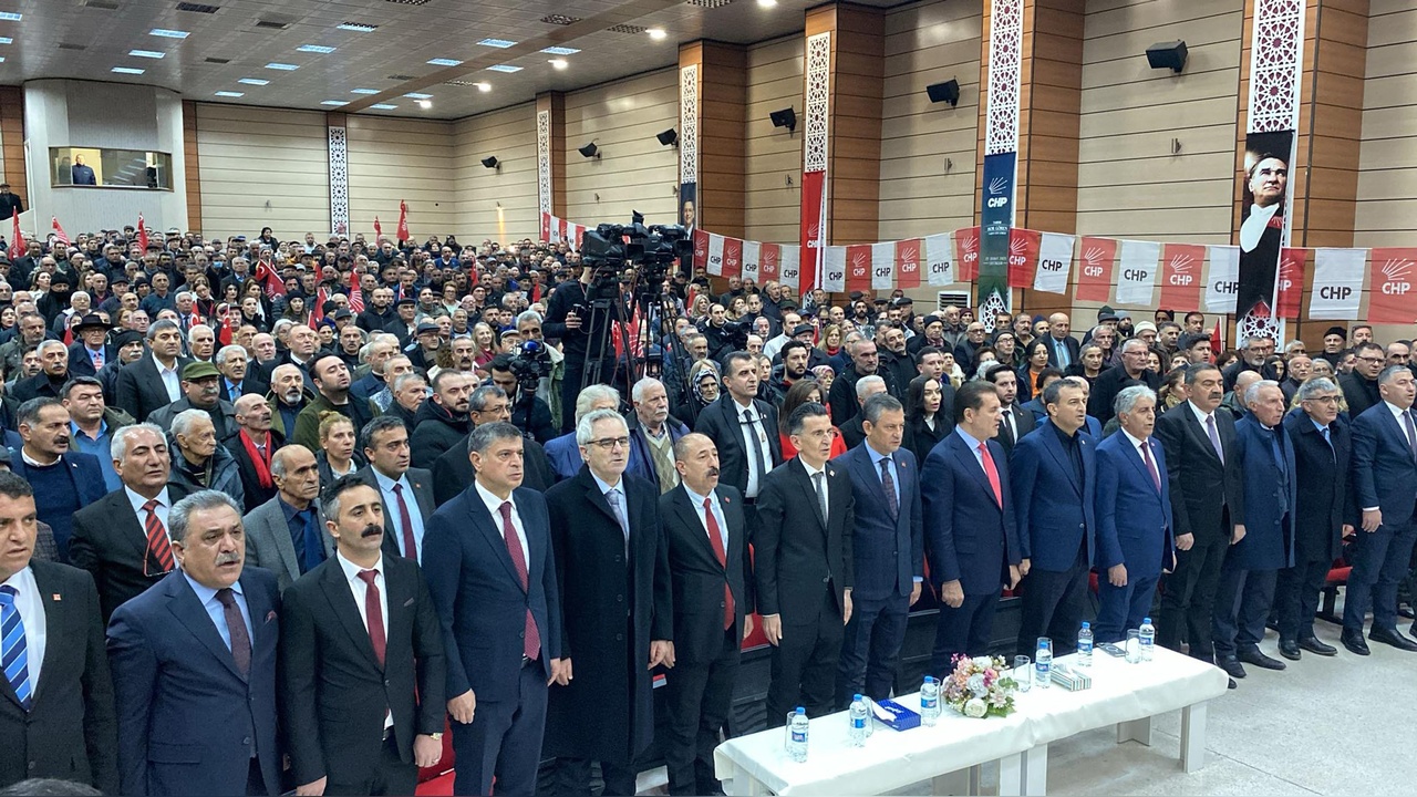 CHP'nin İktidar Hedefi: Gün Beklemek
