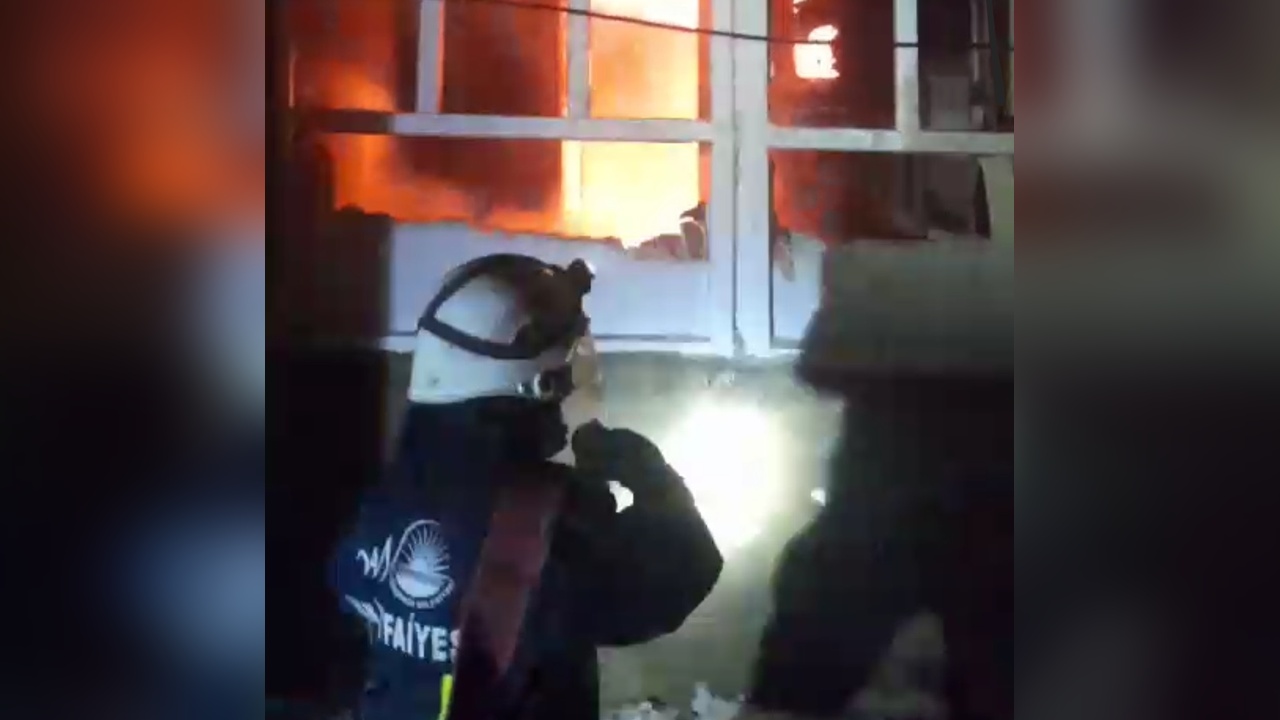 Van'da İki Evde Yangın Çıktı