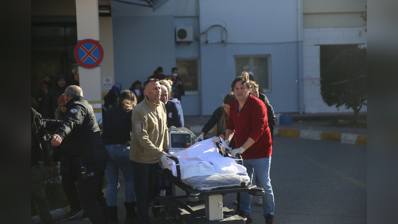 Otomobil Yangınında Küçük Çocuk Ağır Yaralandı
