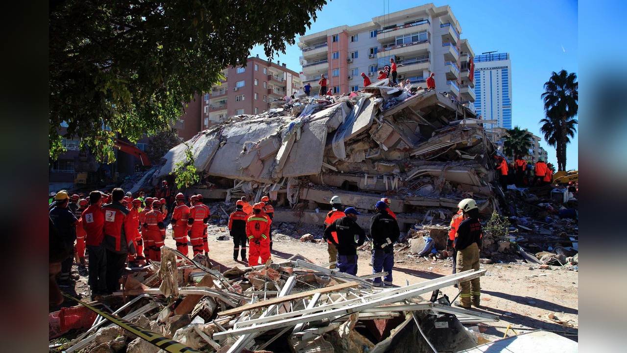 İzmir'de Afet Yönetimi İçin Acil Önlemler Gerekiyor