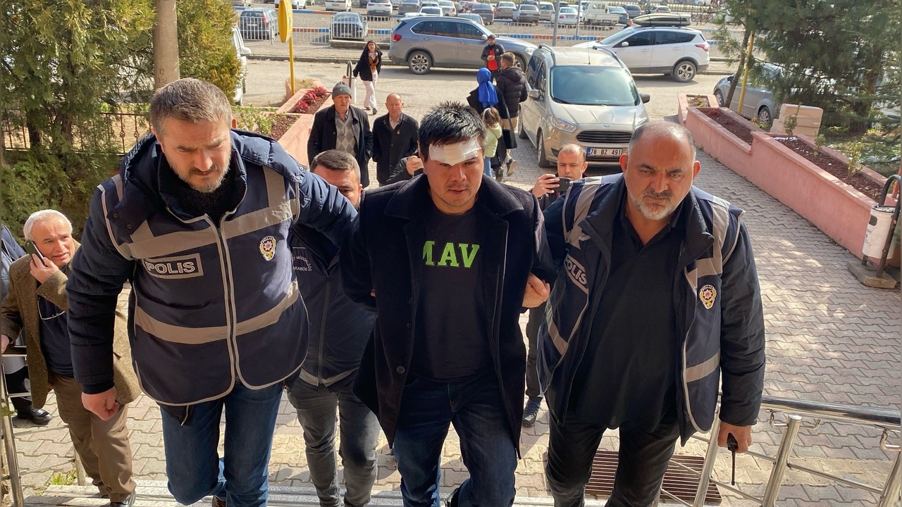 Taksici, Kardeş ve Yenge Cinayetinin Şüphelisini Ele Verdi