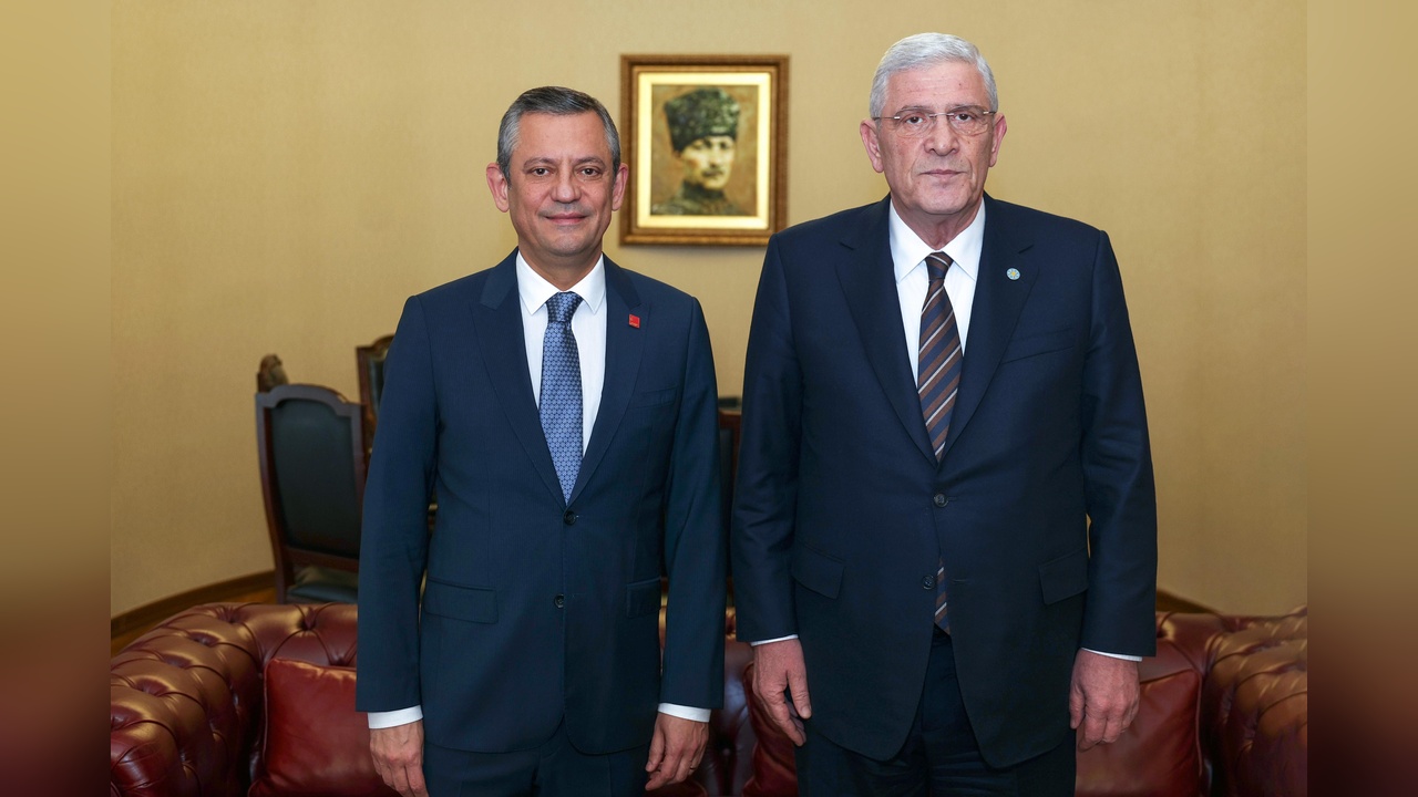 Özgür Özel'den Transfer Açıklaması: Yenilenme Değil, Bedel