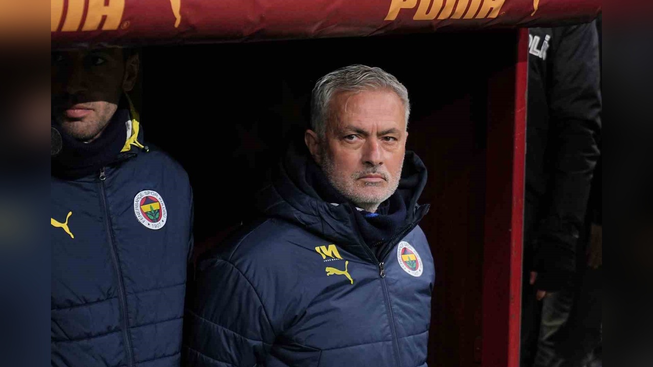 Mourinho'nun Fenerbahçe ile Derbi Kayıpları Devam Ediyor