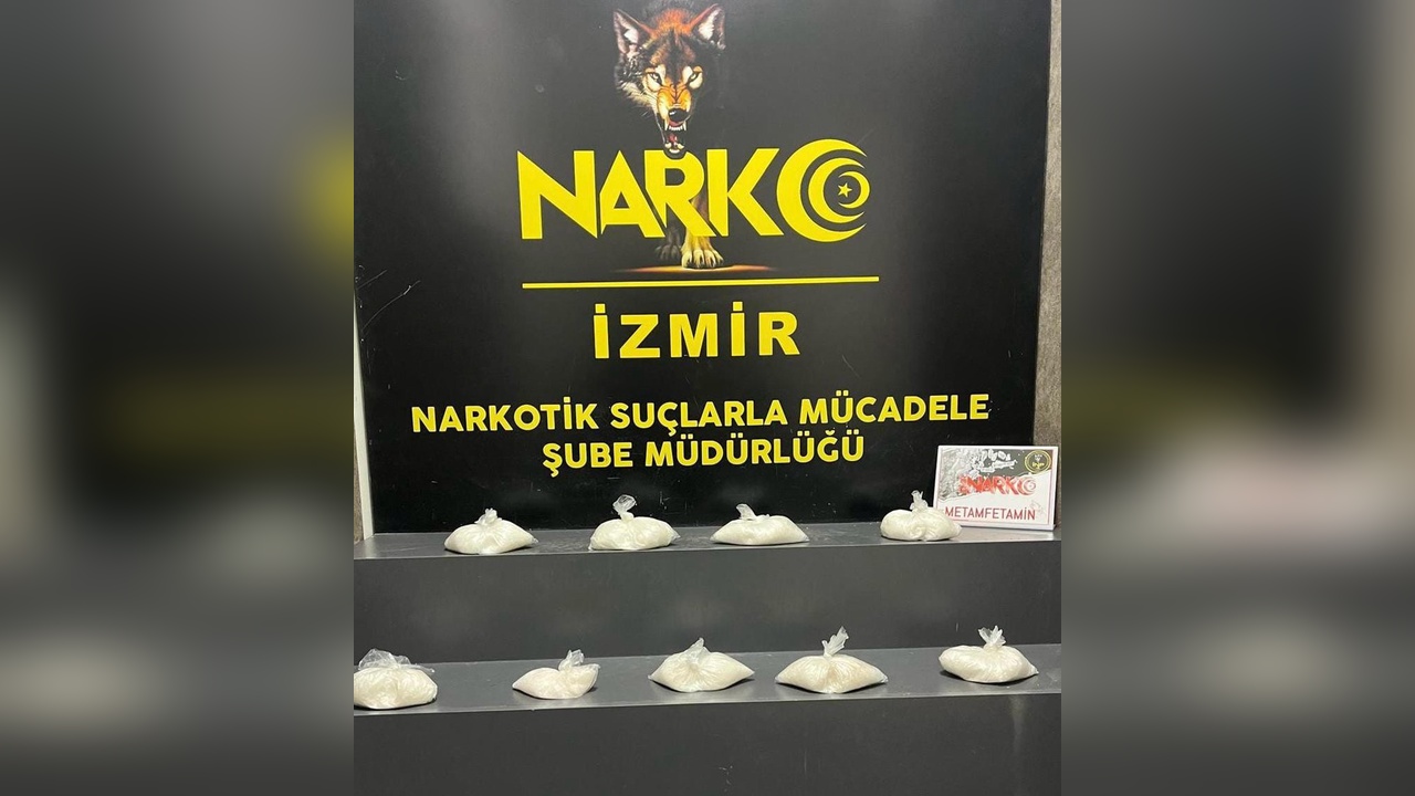 İzmir'de Uyuşturucu Operasyonu: 4 Kilo Metamfetamin Yakalandı