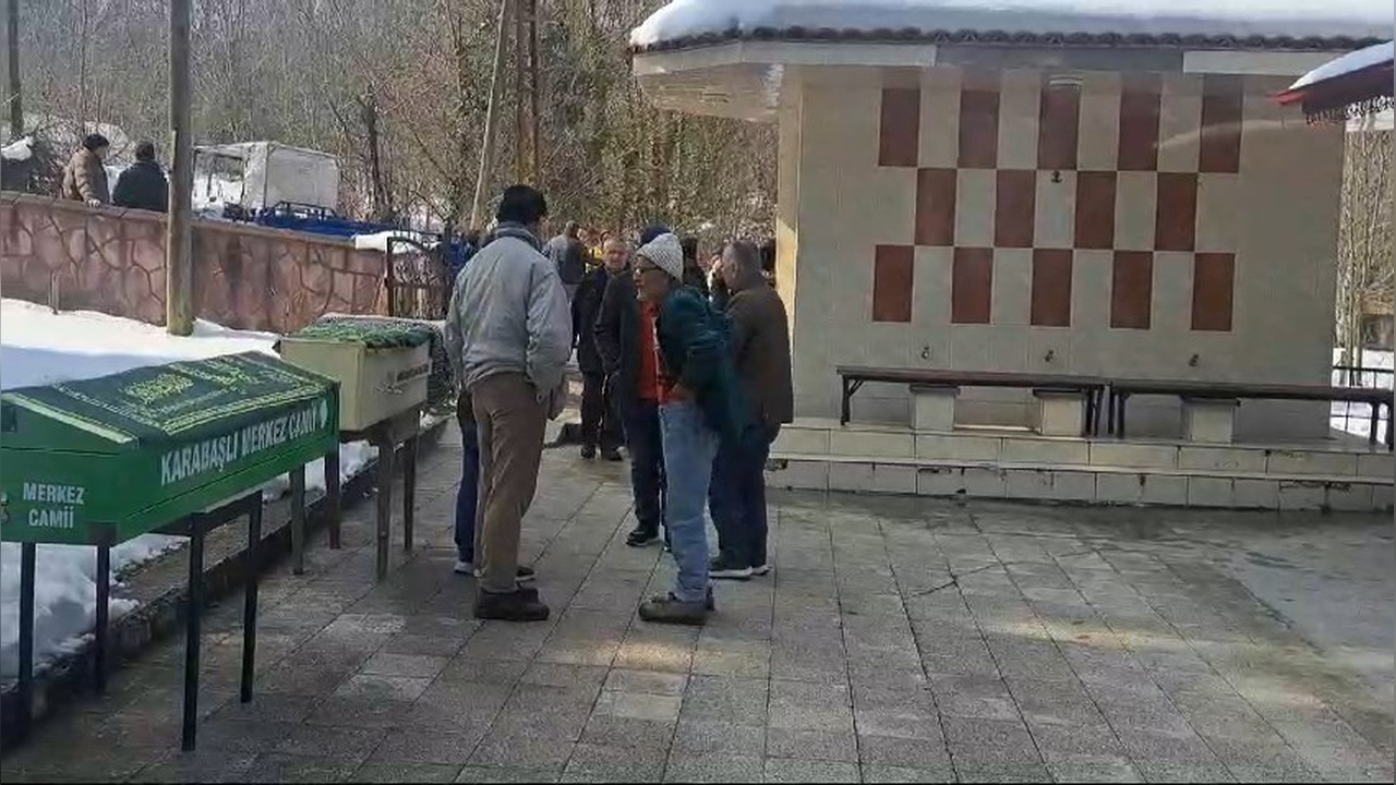 Kanser Hastalığına Yenik Düşen Eşinin Ardından Kalp Krizi Geçiren Adam Hayatını Kaybetti
