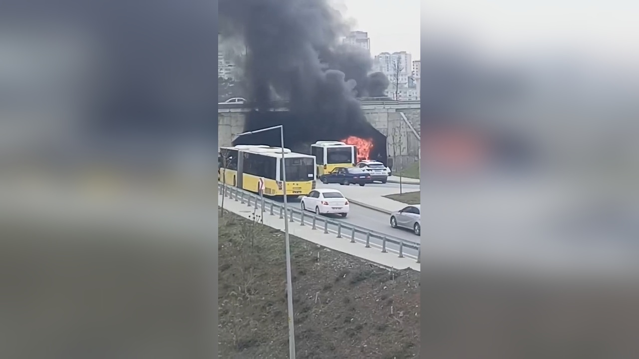 Başakşehir'de İETT Otobüsü Yangın Çıkardı