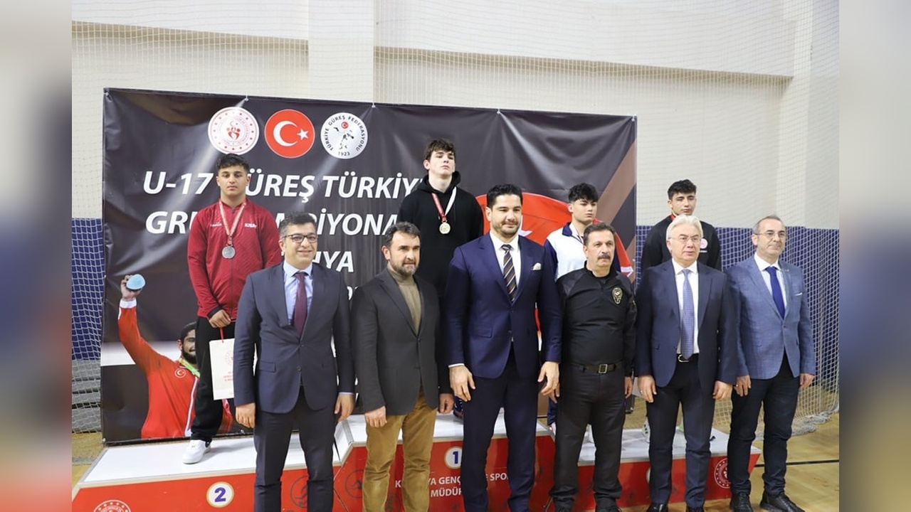 Kütahya'da U-17 Güreş Türkiye Grup Müsabakaları Tamamlandı