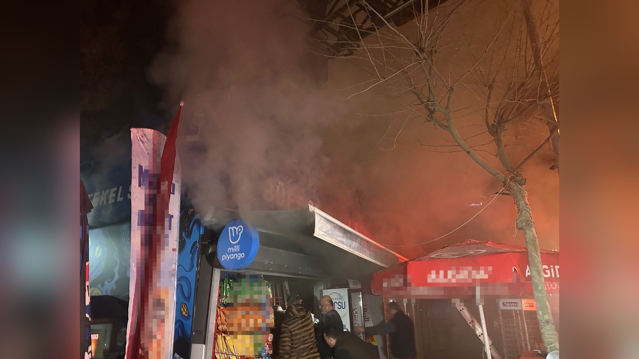 İtfaiye, Yangında Mahsur Kalan Köpeği Kurtardı