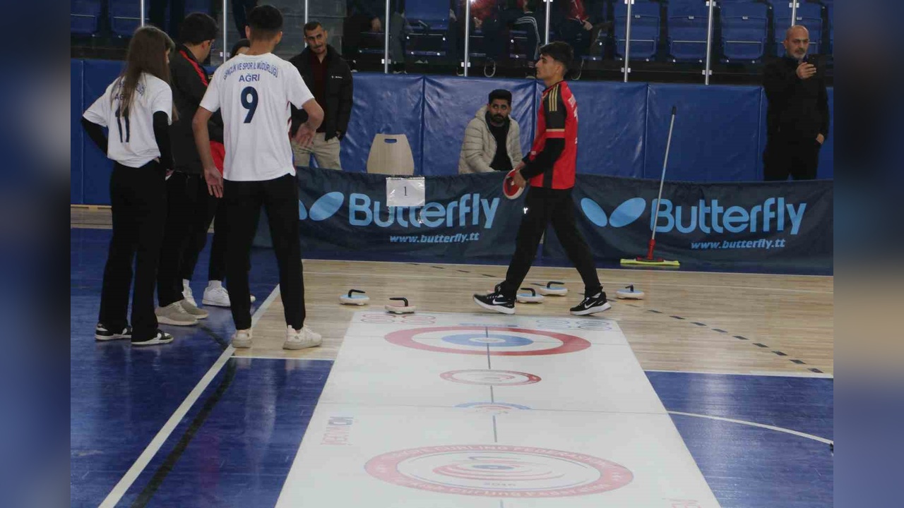 Diyarbakır'da İlk Floor Curling Turnuvası Gerçekleşti