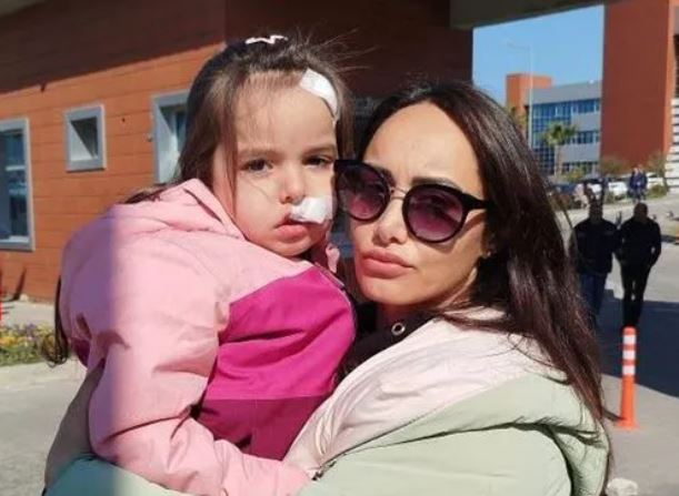 AVM'de sahipsiz köpek 3 yaşındaki çocuğa saldırdı