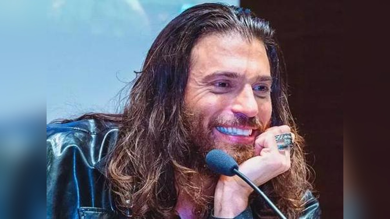 Can Yaman, Instagram Hesabını Yeniden Aktif Hale Getirdi