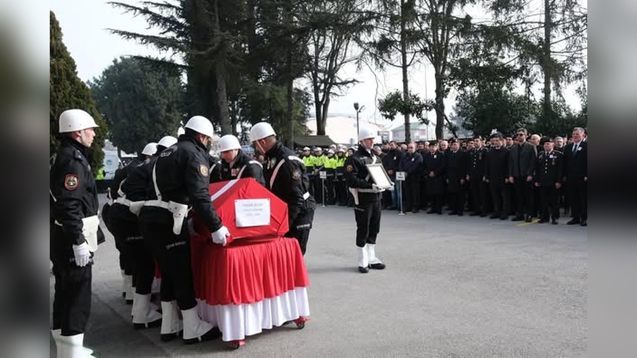 Hayatını Kaybeden Polis Memuru İçin Tören Düzenlendi