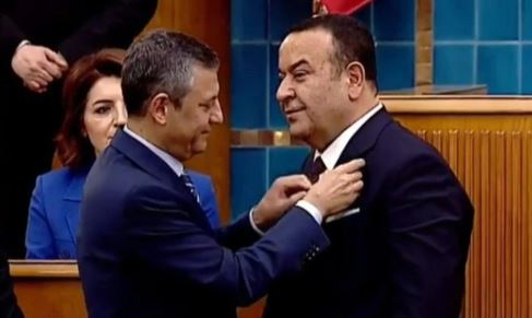 Özgür Özel'den Adnan Beker tepkilerine yanıt