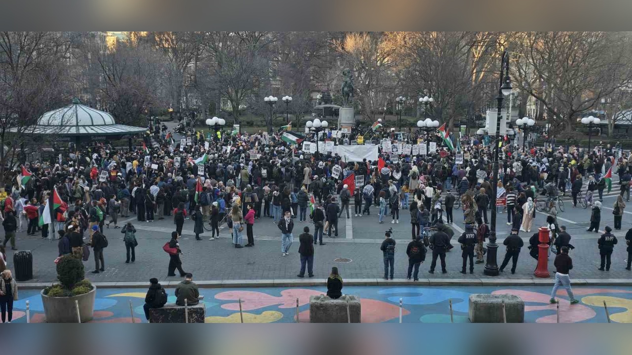 Columbia Üniversitesi'nde Öğrencilerden Gözaltı Protestosu