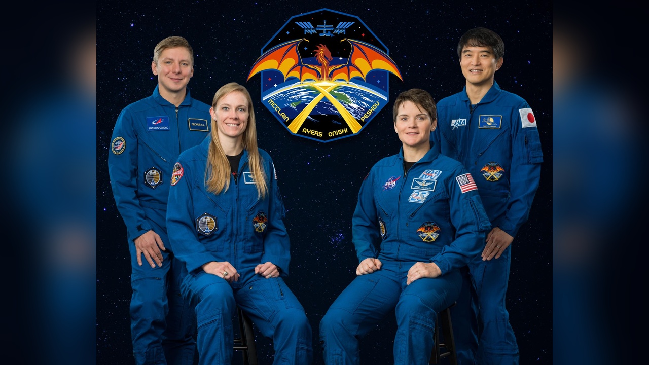 SpaceX, Dört Astronotu ISS'ye Uğurladı