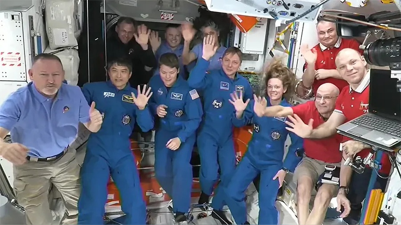 Yeni Astronot Ekibi Uzay İstasyonuna Ulaştı