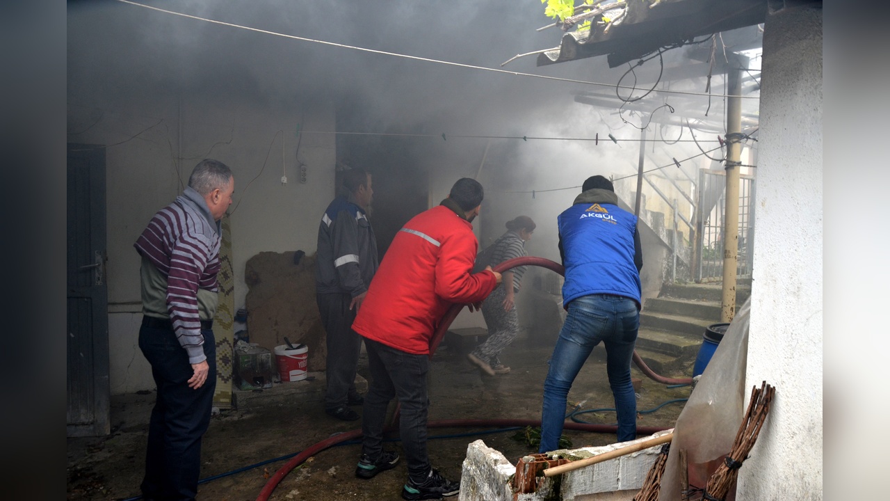Yangın Felaketi: Felçli Kadın Evinde Hayatını Kaybetti