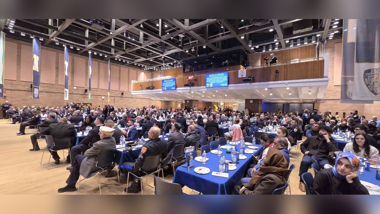 New York'ta Müslüman Polisler İftar Yemeğinde Buluştu
