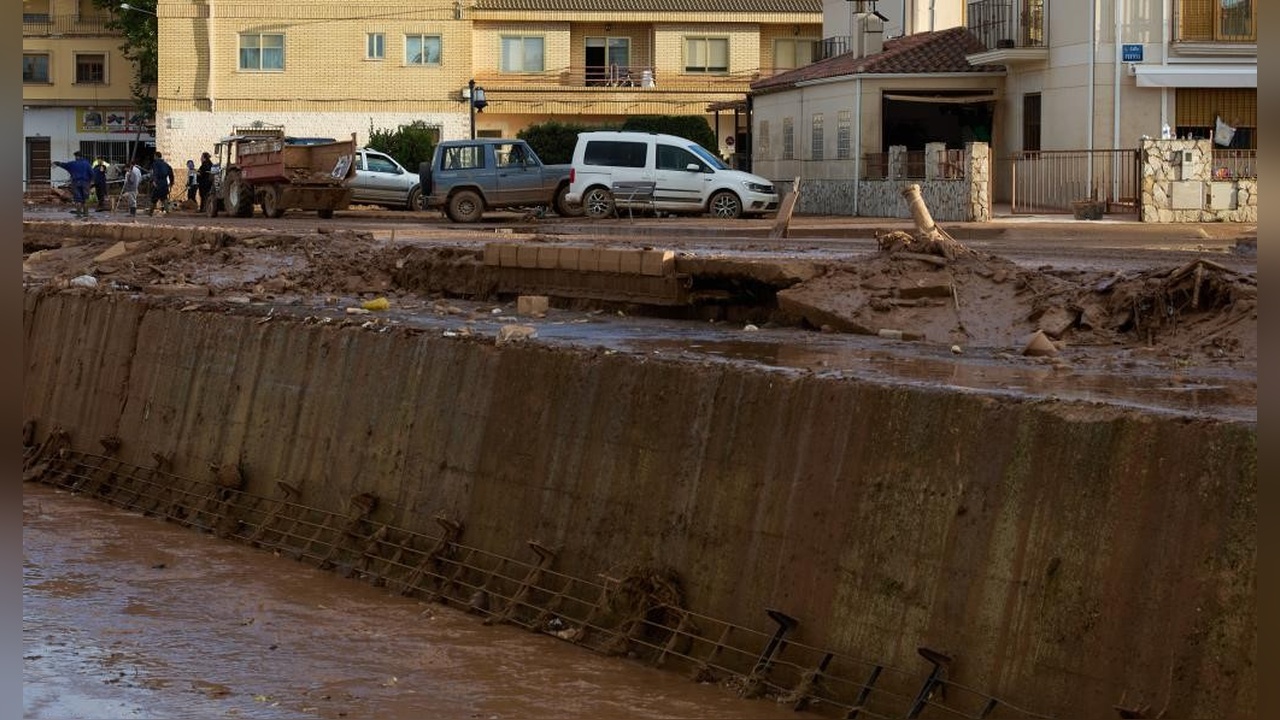 İspanya'da Sel Alarmı: Acil Durum İlan Edildi