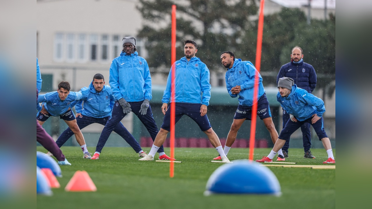Trabzonspor, İki Farklı Maç İçin Hazırlık Yapıyor