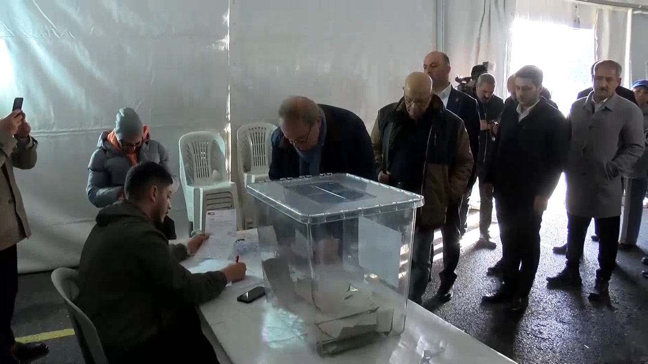 CHP İstanbul'da Ön Seçim Süreci Başladı