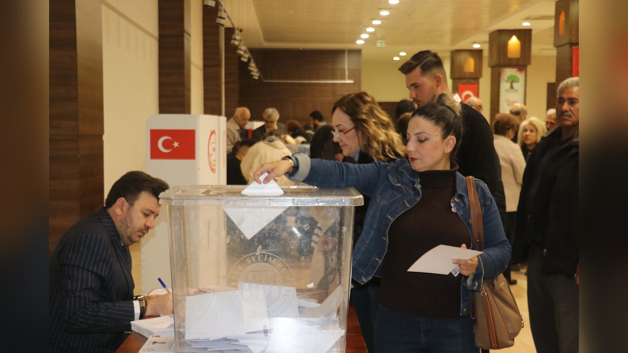 CHP Gaziantep'te Cumhurbaşkanı Adayı İçin Oy Kullandı