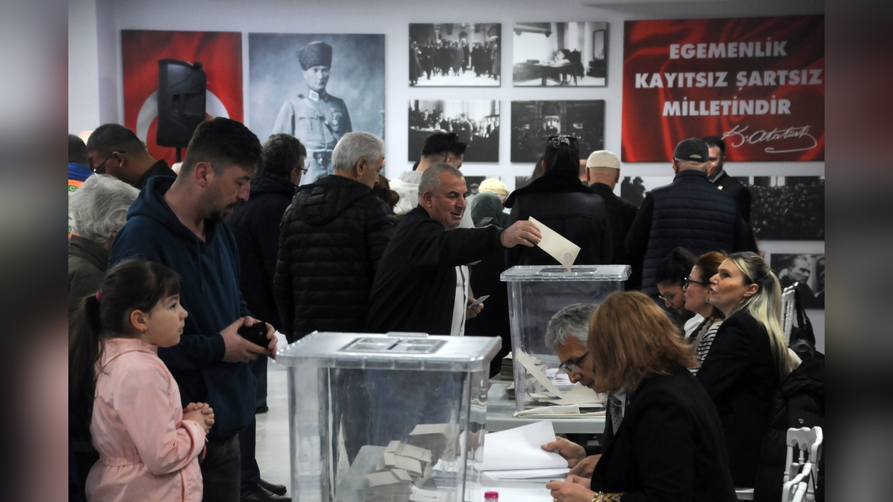 Edirne'de CHP Ön Seçiminde 34 Sandıkta Oy Verildi