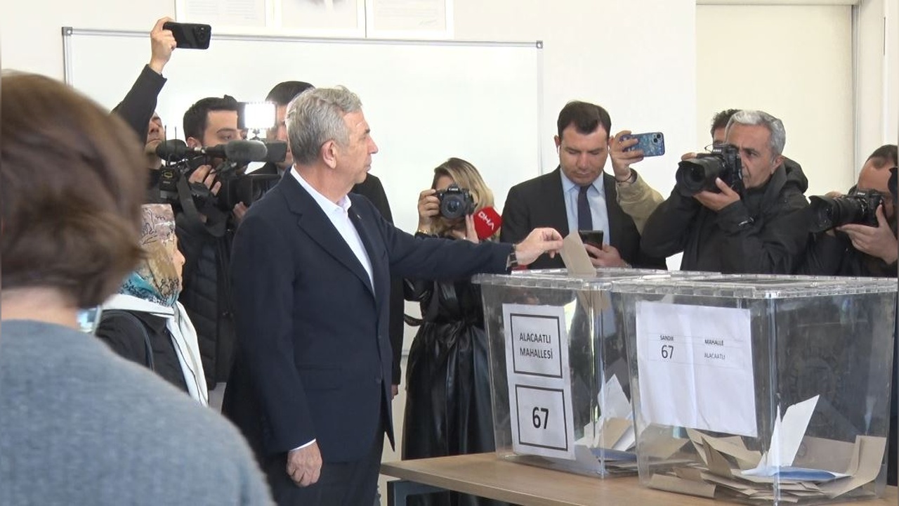 Mansur Yavaş, İmamoğlu'na Destek İçin Oy Verdi