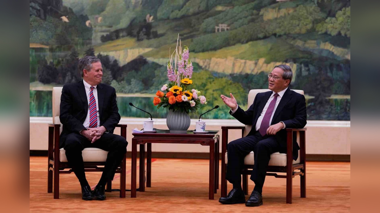 Li Keqiang, ABD ile İletişim Kurma Çağrısında Bulundu
