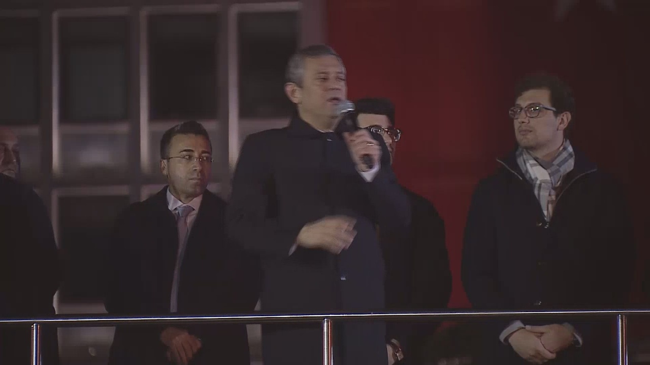Özgür Özel, Saraçhane'de Vatandaşlara Seslendi