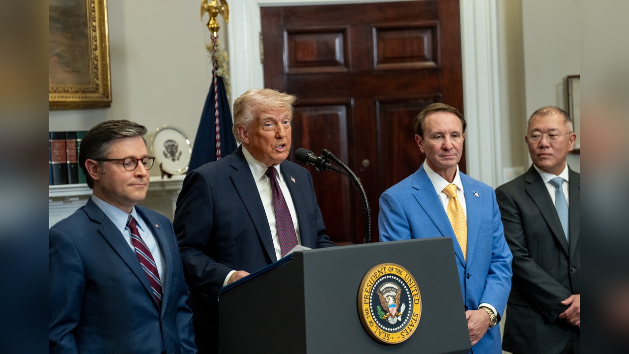 Trump, Rusya ve Ukrayna'nın Karadeniz'de Ateşkes Görüşmesi Yapacağını Açıkladı