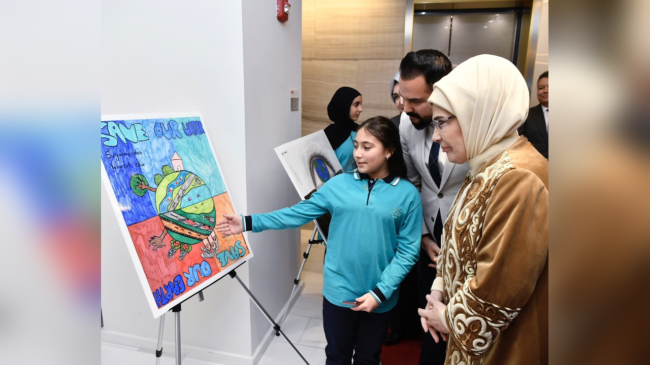Emine Erdoğan, New York'ta Sıfır Atık Sergisi'ni İnceledi