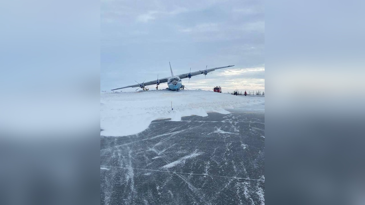 Rusya'da Kargo Uçağı Pistten Çıktı