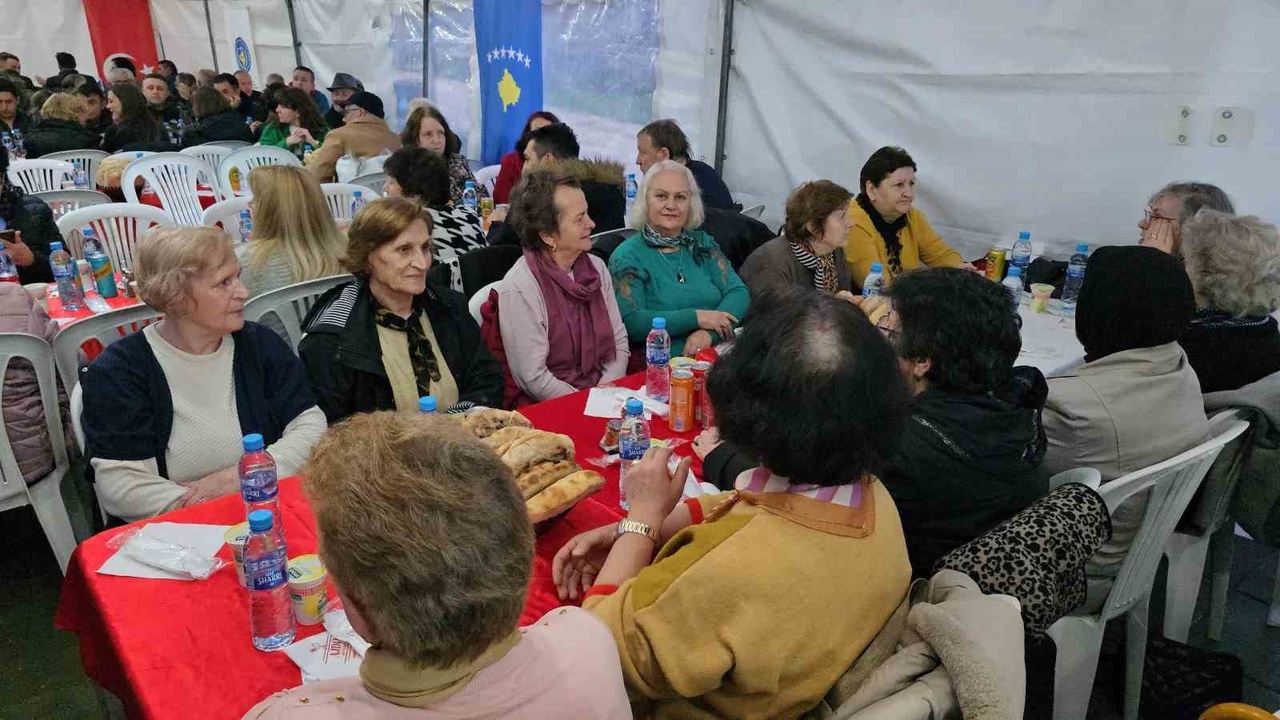 Türk Askeri Kosova'da İftar Programı Düzenledi