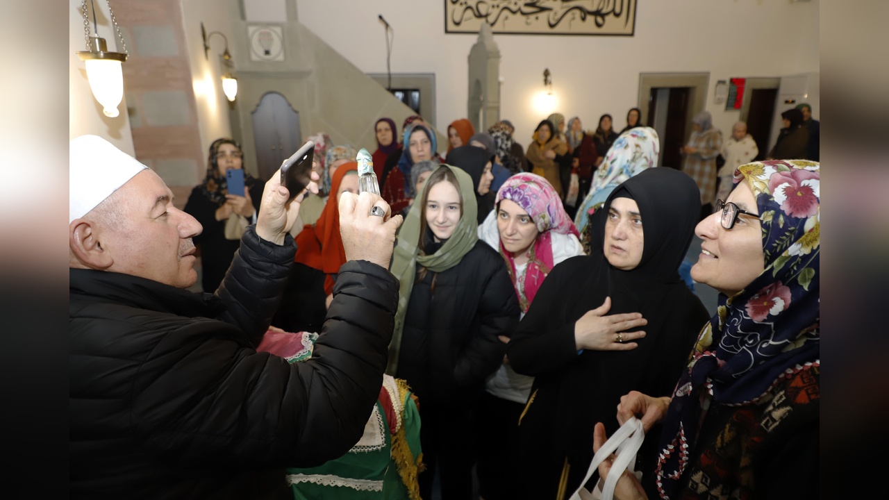 Kadir Gecesi'nde Sakal-ı Şerif Ziyareti
