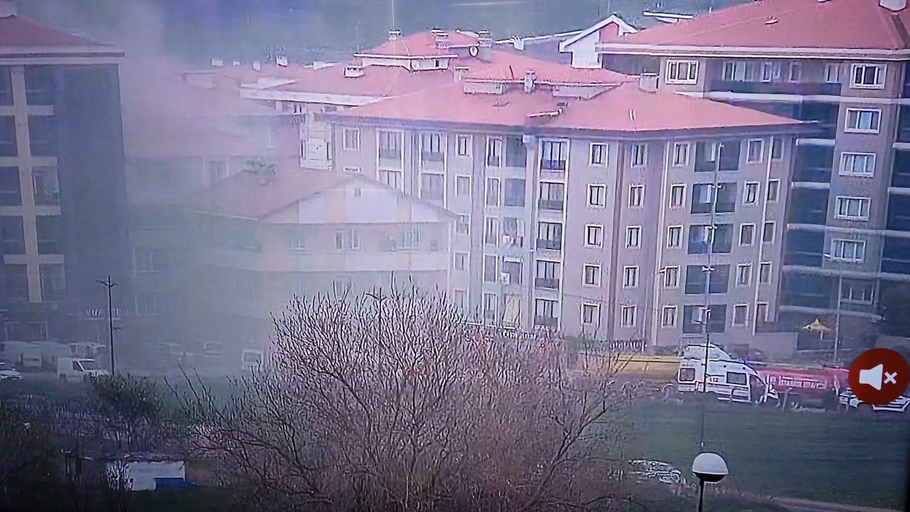Silivri'deki Otopark Yangını Kontrol Altına Alındı