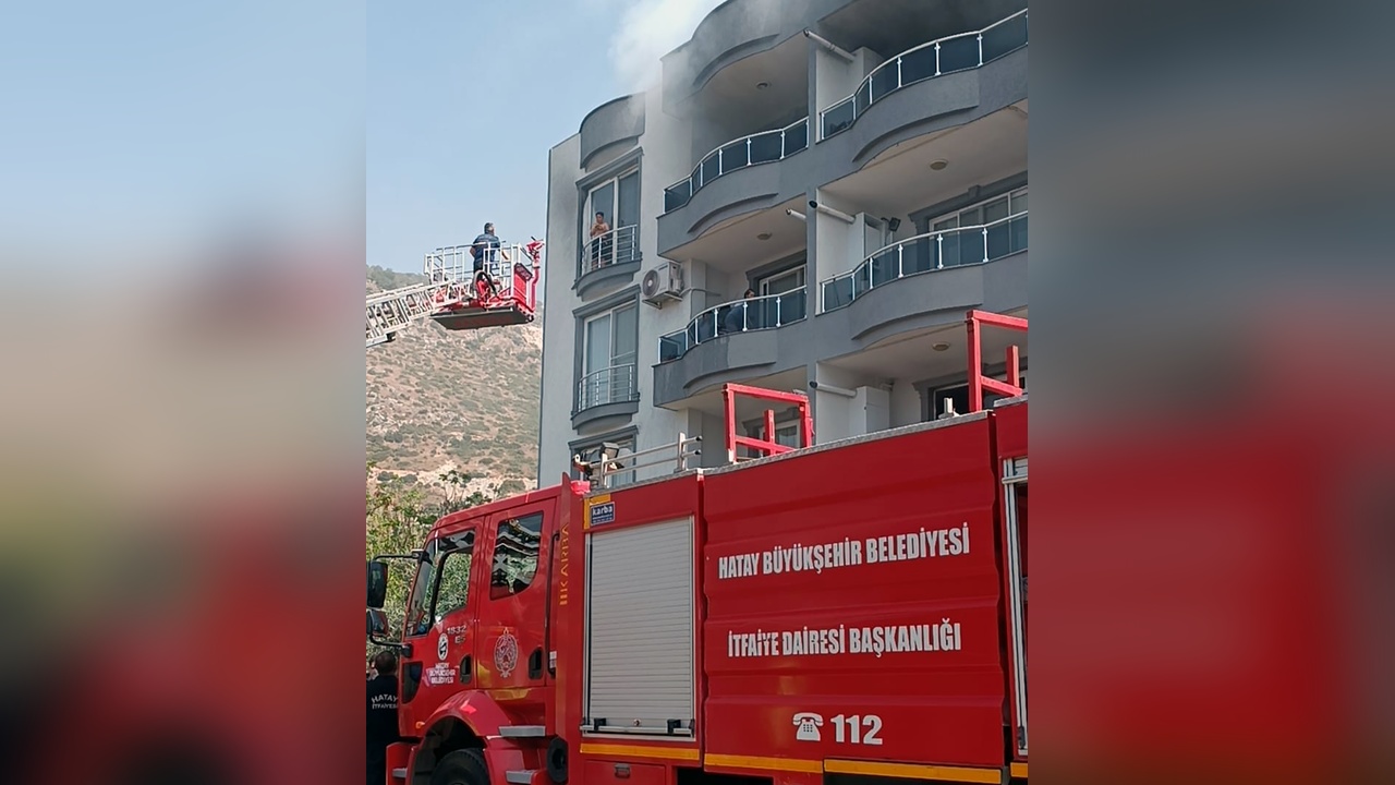Korkunç Yangında Mahsur Kalan Çocuk Kurtarıldı