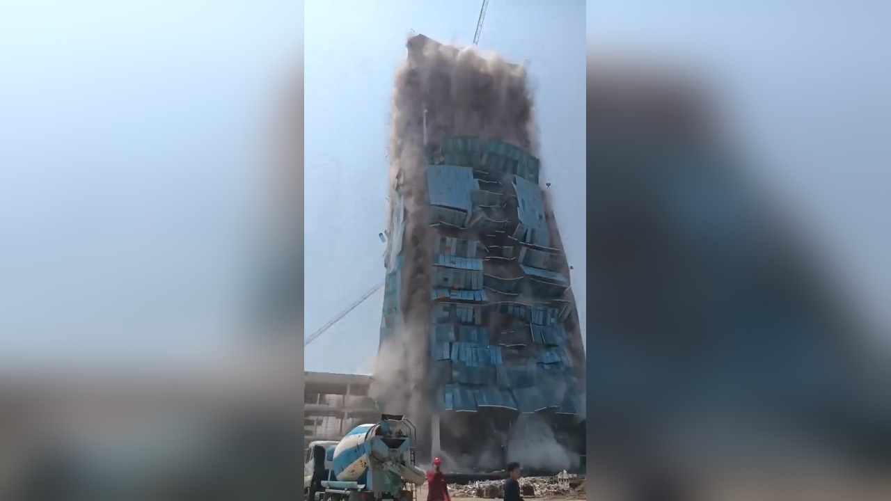 Bangkok'ta Yıkılan 30 Katlı Bina Sonrası Acil Durum Çalışmaları Başlatıldı